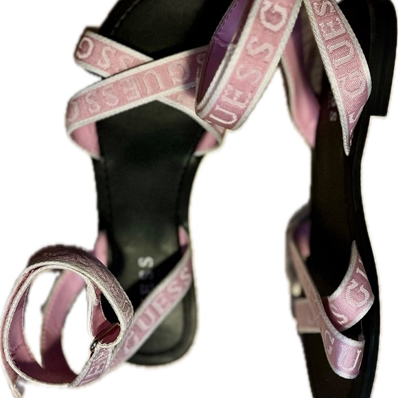 Guess flat sandals. Size 6 1/2 - Picture 2 of 5